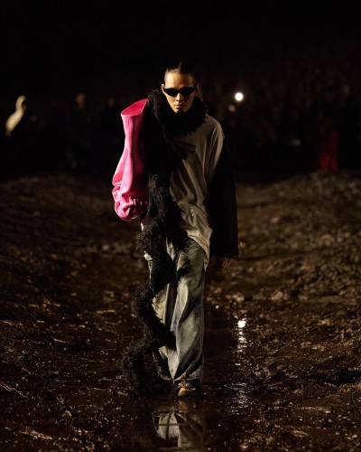 Balenciaga - Summer 23 - © SHERIFF • PROJECTS