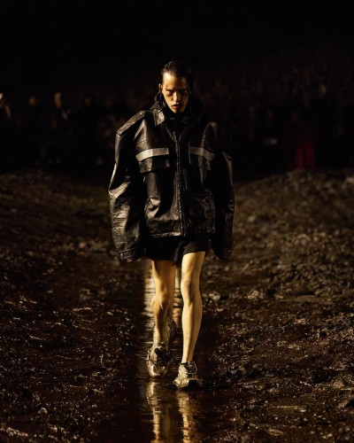 Balenciaga - Summer 23 - © SHERIFF • PROJECTS