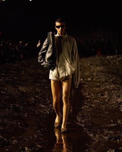 Balenciaga - Summer 23 - © SHERIFF • PROJECTS
