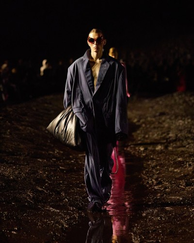 Balenciaga - Summer 23 - © SHERIFF • PROJECTS