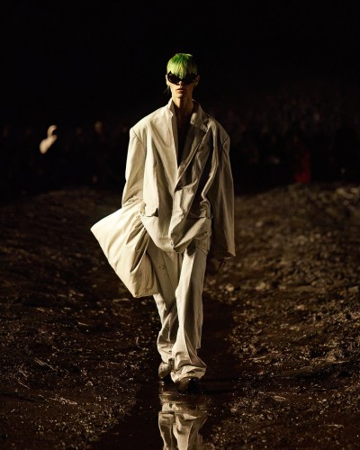 Balenciaga - Summer 23 - © SHERIFF • PROJECTS