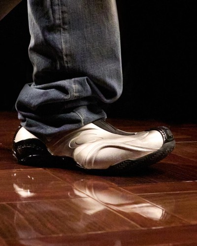 Balenciaga Summer 25 - © SHERIFF • PROJECTS