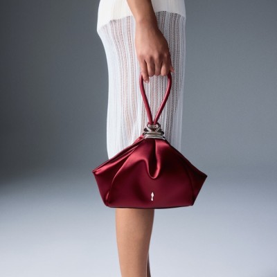 Christian Louboutin - E-Commerce, Capture digitale et retouche photo e-commerce premium - 22 - © SHERIFF • PROJECTS
