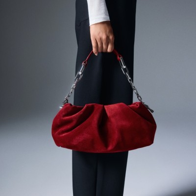 Christian Louboutin - E-Commerce, Capture digitale et retouche photo e-commerce premium - 24 - © SHERIFF • PROJECTS