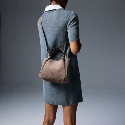 Christian Louboutin - E-Commerce, Capture digitale et retouche photo e-commerce premium - 19 - © SHERIFF • PROJECTS