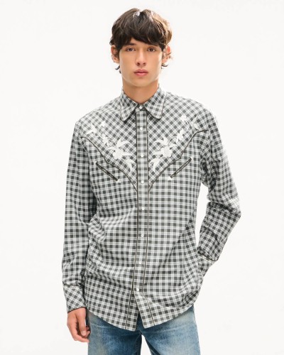 Kenzo - E-Commerce, Capture digitale et retouche photo e-commerce premium - 17 - © SHERIFF • PROJECTS