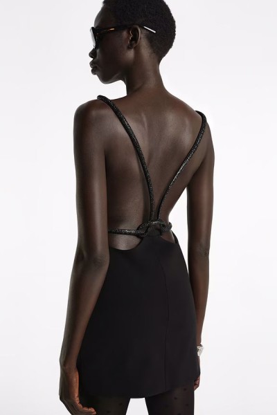 Revolve Los Angeles - E-Commerce, Capture digitale et retouche photo e-commerce premium - 13 - © SHERIFF • PROJECTS