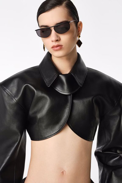 Revolve Los Angeles - E-Commerce, Capture digitale et retouche photo e-commerce premium - 41 - © SHERIFF • PROJECTS