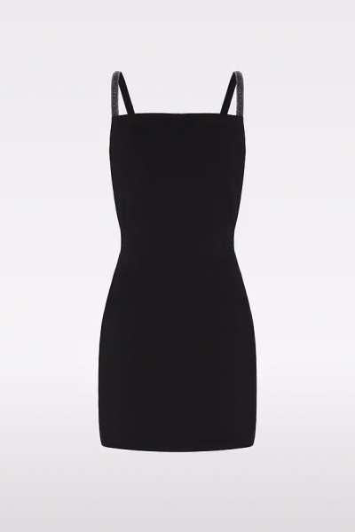 Revolve Los Angeles - E-Commerce, Capture digitale et retouche photo e-commerce premium - 14 - © SHERIFF • PROJECTS