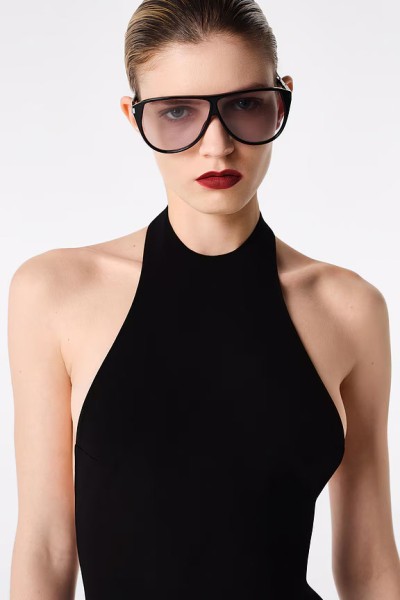 Revolve Los Angeles - E-Commerce, Capture digitale et retouche photo e-commerce premium - 18 - © SHERIFF • PROJECTS