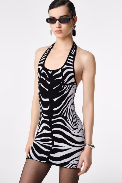 Revolve Los Angeles - E-Commerce, Capture digitale et retouche photo e-commerce premium - 21 - © SHERIFF • PROJECTS