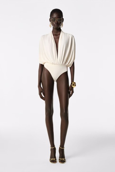 Revolve Los Angeles - E-Commerce, Capture digitale et retouche photo e-commerce premium - 45 - © SHERIFF • PROJECTS