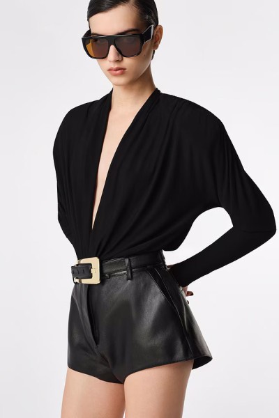 Revolve Los Angeles - E-Commerce, Capture digitale et retouche photo e-commerce premium - 30 - © SHERIFF • PROJECTS