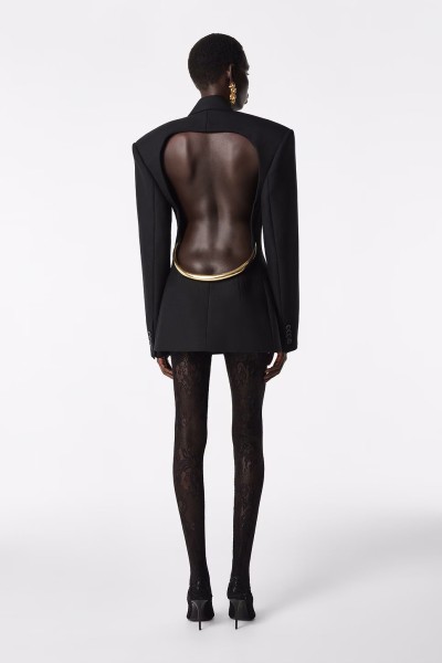 Revolve Los Angeles - E-Commerce, Capture digitale et retouche photo e-commerce premium - 6 - © SHERIFF • PROJECTS