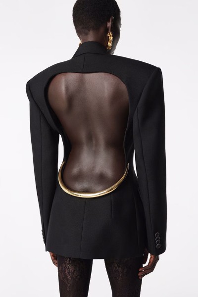 Revolve Los Angeles - E-Commerce, Capture digitale et retouche photo e-commerce premium - 8 - © SHERIFF • PROJECTS