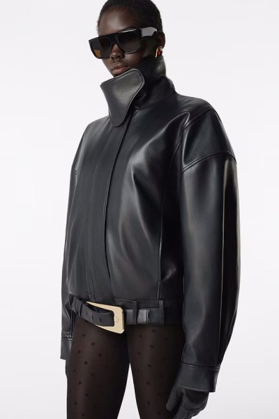 Revolve Los Angeles - E-Commerce, Capture digitale et retouche photo e-commerce premium - 36 - © SHERIFF • PROJECTS