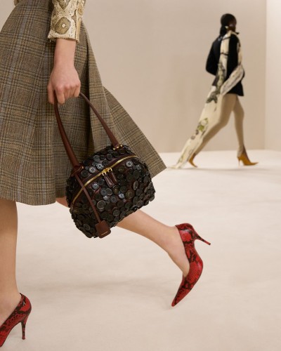 Acne Studios Fall Winter 2026 - Fashion Shows & Special Projects, Capture digitale et retouche photo vidéo Fashion Week - 8 - © SHERIFF • PROJECTS