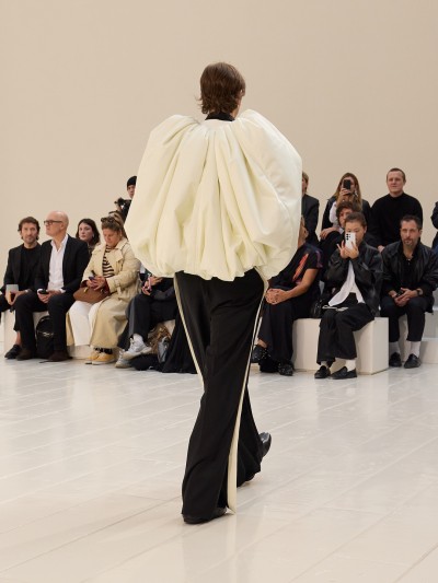 Balenciaga Summer 27 - Fashion Shows & Special Projects, Capture digitale et retouche photo vidéo Fashion Week - 14 - © SHERIFF • PROJECTS