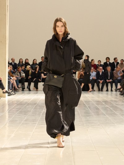 Balenciaga Summer 27 - Fashion Shows & Special Projects, Capture digitale et retouche photo vidéo Fashion Week - 26 - © SHERIFF • PROJECTS