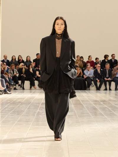 Balenciaga Summer 27 - Fashion Shows & Special Projects, Capture digitale et retouche photo vidéo Fashion Week - 69 - © SHERIFF • PROJECTS