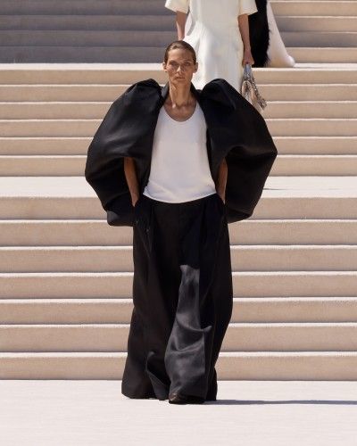 Balenciaga 55th Couture Collection - Stills, Retouche photo créative mode luxe - 4 - © SHERIFF • PROJECTS