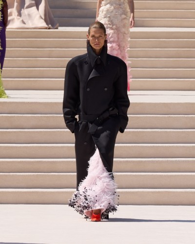 Balenciaga 55th Couture Collection - Stills, Retouche photo créative mode luxe - 24 - © SHERIFF • PROJECTS