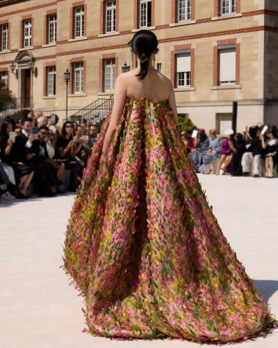 Balenciaga 55th Couture Collection - Stills, Retouche photo créative mode luxe - 3 - © SHERIFF • PROJECTS