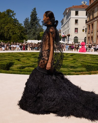Balenciaga 55th Couture Collection - Stills, Retouche photo créative mode luxe - 17 - © SHERIFF • PROJECTS