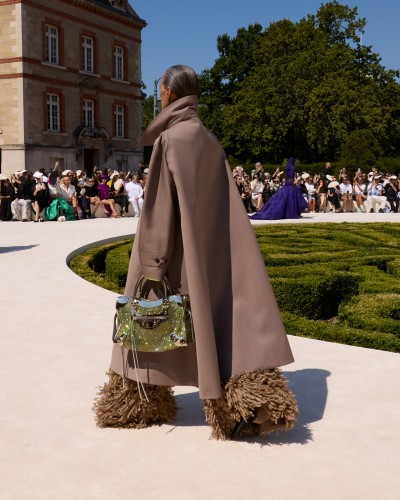 Balenciaga 55th Couture Collection - Stills, Retouche photo créative mode luxe - 10 - © SHERIFF • PROJECTS