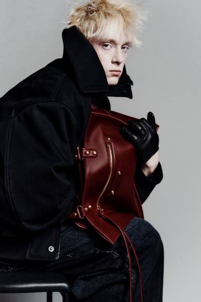 Balenciaga Autumn 26 - Stills, Retouche photo créative mode luxe - 73 - © SHERIFF • PROJECTS