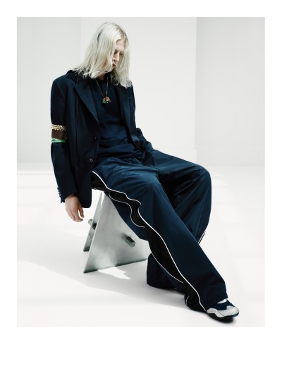 Balenciaga Spring 27 - Stills, Retouche photo créative mode luxe - 19 - © SHERIFF • PROJECTS