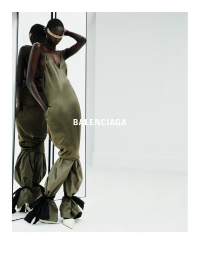 Balenciaga Spring 27 - Stills, Retouche photo créative mode luxe - 62 - © SHERIFF • PROJECTS