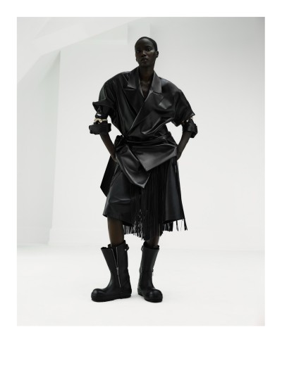 Balenciaga Spring 27 - Stills, Retouche photo créative mode luxe - 74 - © SHERIFF • PROJECTS