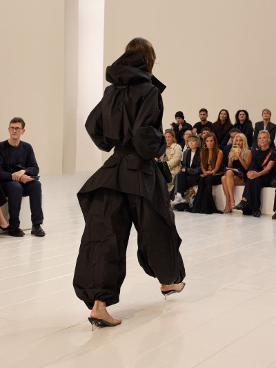 Balenciaga Summer 27 - Stills, Retouche photo créative mode luxe - 11 - © SHERIFF • PROJECTS