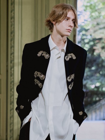 Dior Men’s Summer 2027 - Stills, Retouche photo créative mode luxe - 8 - © SHERIFF • PROJECTS