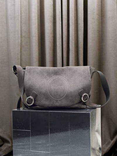 Dior Winter 2026-2027 - Stills, Retouche photo créative mode luxe - 3 - © SHERIFF • PROJECTS