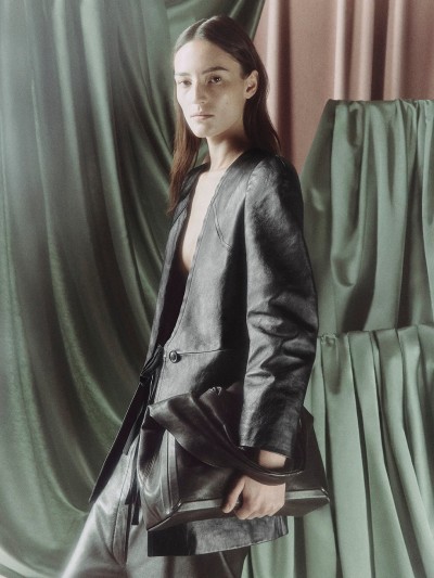 Maison Margiela Spring Summer 2026 - Mélanie + Ramon - Stills, Retouche photo créative mode luxe - 3 - © SHERIFF • PROJECTS