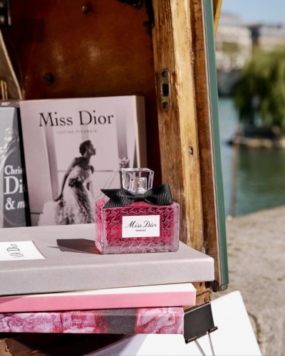 Miss Dior Essence - © SHERIFF • PROJECTS
