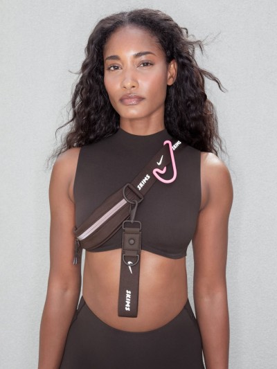 Nike Women x Skims - Annemarie Kuus - Stills, Retouche photo créative mode luxe - 9 - © SHERIFF • PROJECTS