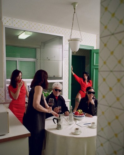 Vogue Spain - Sebastian Faena - Stills, Retouche photo créative mode luxe - 2 - © SHERIFF • PROJECTS